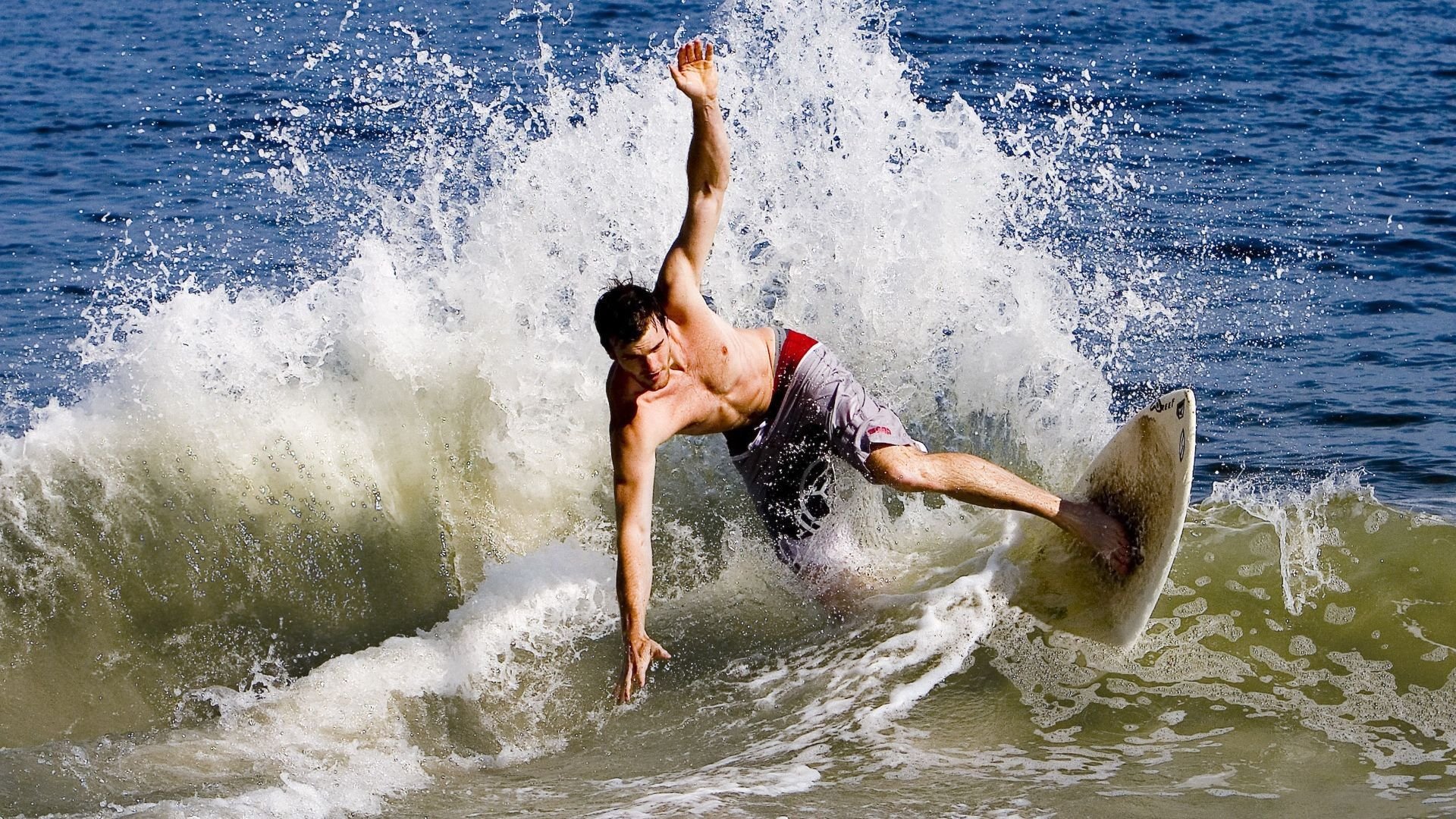 欧陆烽火，尤文绝境重生，加克波闪耀国家德比